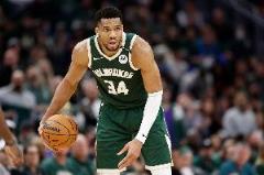 Shams坚持称字母哥交易仍在讨论，鹿媒：我们想念Woj
